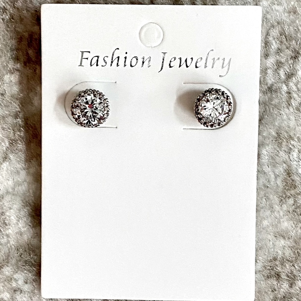 1 Carat Diamond Fashion Earrings- Vintage Setting